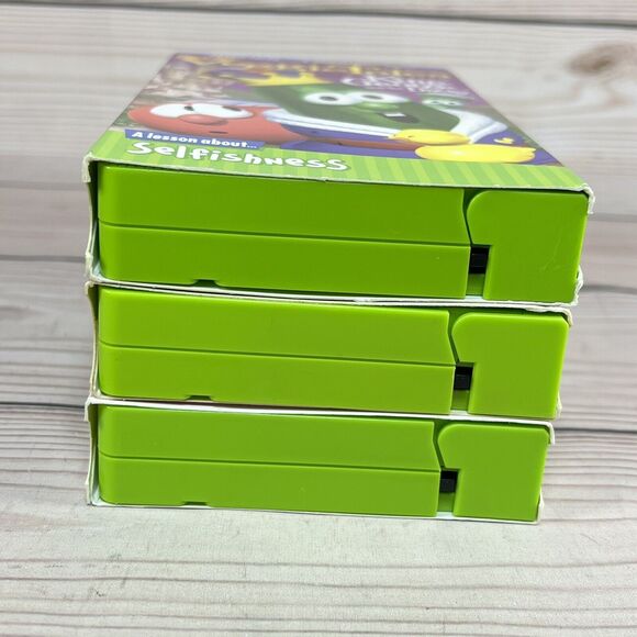 VeggieTales: 3 VHS Lot Toy Saved Christmas King George Ducky Ultimate Silly Song - Picture 5 of 12